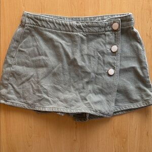 Zara sage Button-Accent Women's Skorts